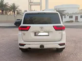 تويوتا لاند كروزر في إكس 2024